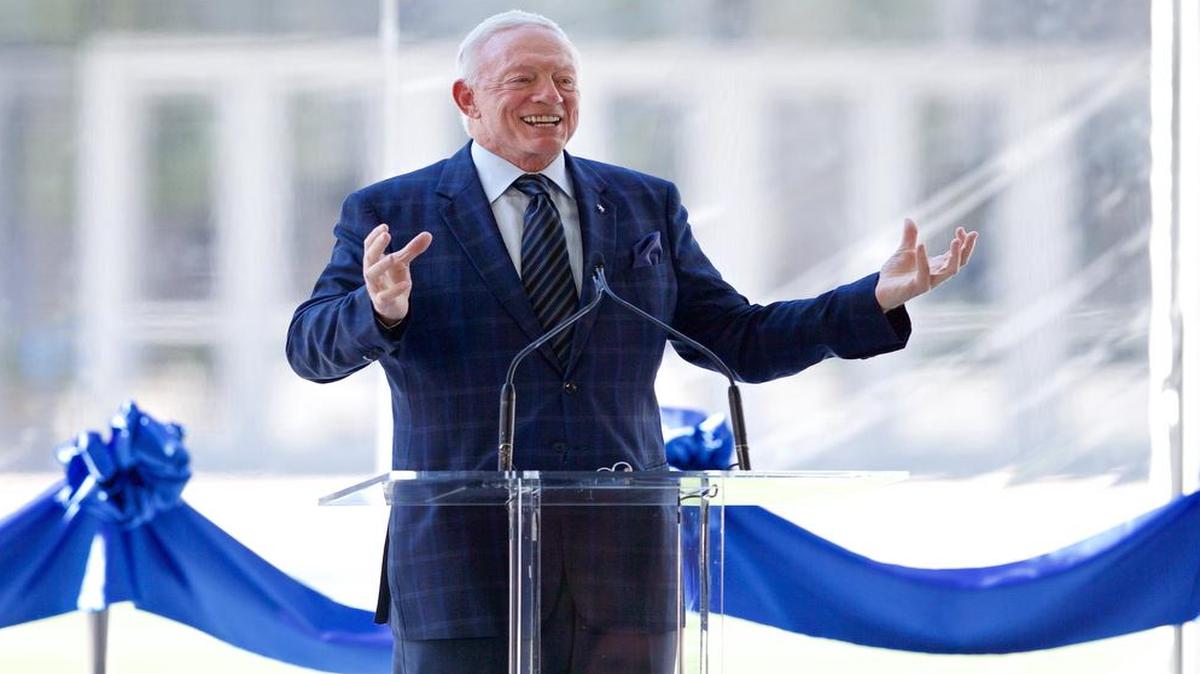 Dallas Cowboys owner Jerry Jones says the trainers did X-rays on Dez Bryant’s right knee after Sunday’s win over the Chicago Bears.