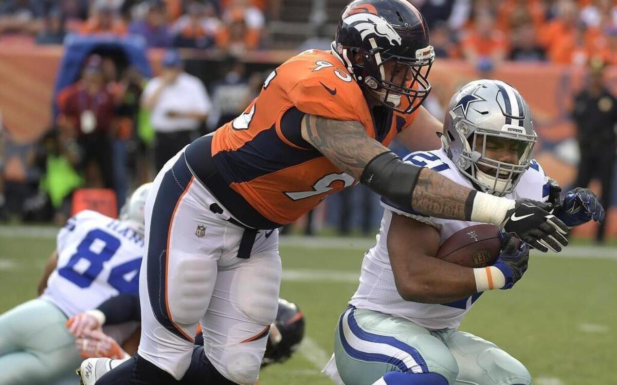 Dallas Cowboys running back Ezekiel Elliott was frustrated with how the game against Denver played out.