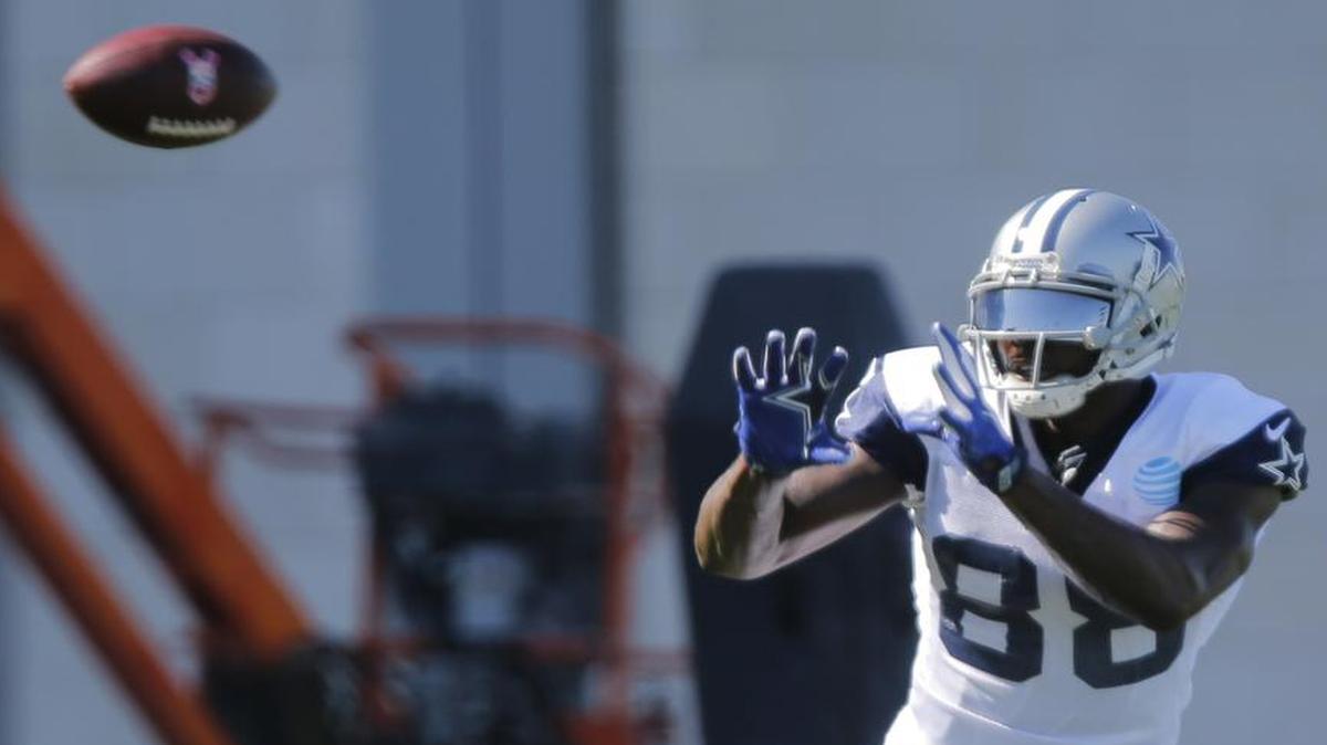 Cowboys receiver Dez Bryant was back on the practice field for the first time since injuring his right knee on Sept. 25 against the Chicago Bears.