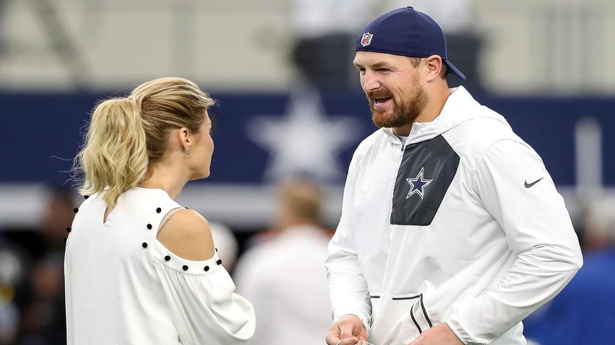 Dallas Cowboys tight end Jason Witten will use his cleats this week to raise awareness about healthy relationships and mentoring as part of his SCORE Foundation.