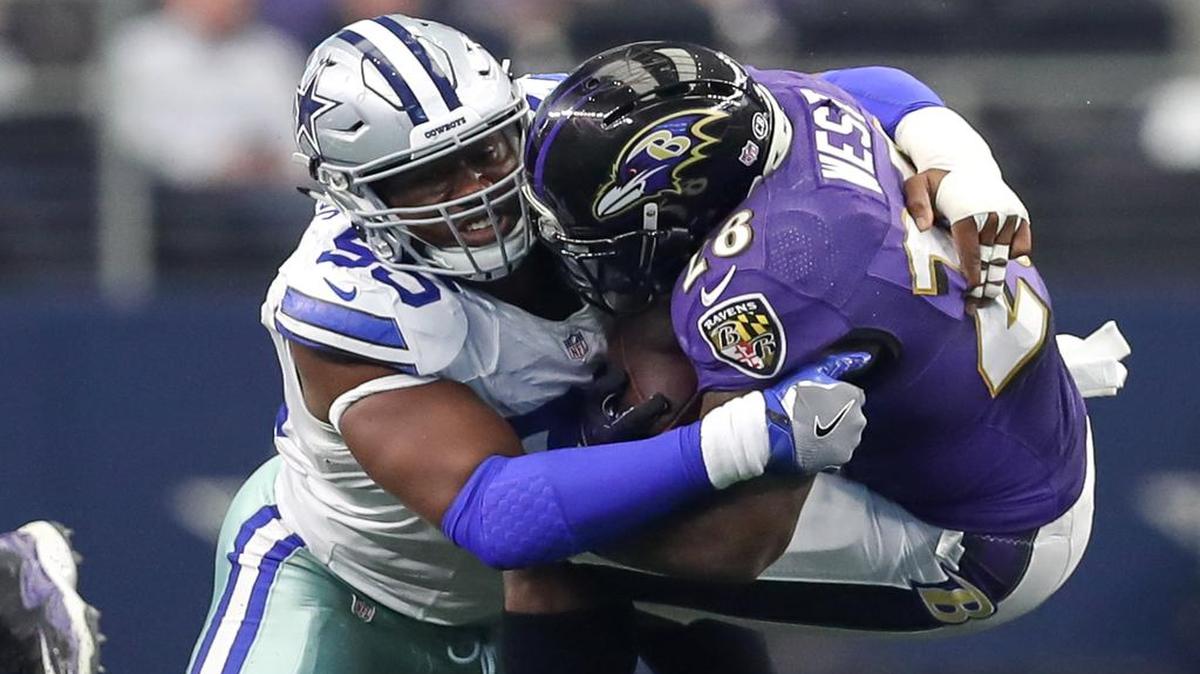 David Irving (L) returns to the Cowboys this week after serving a four-game suspension to start season.