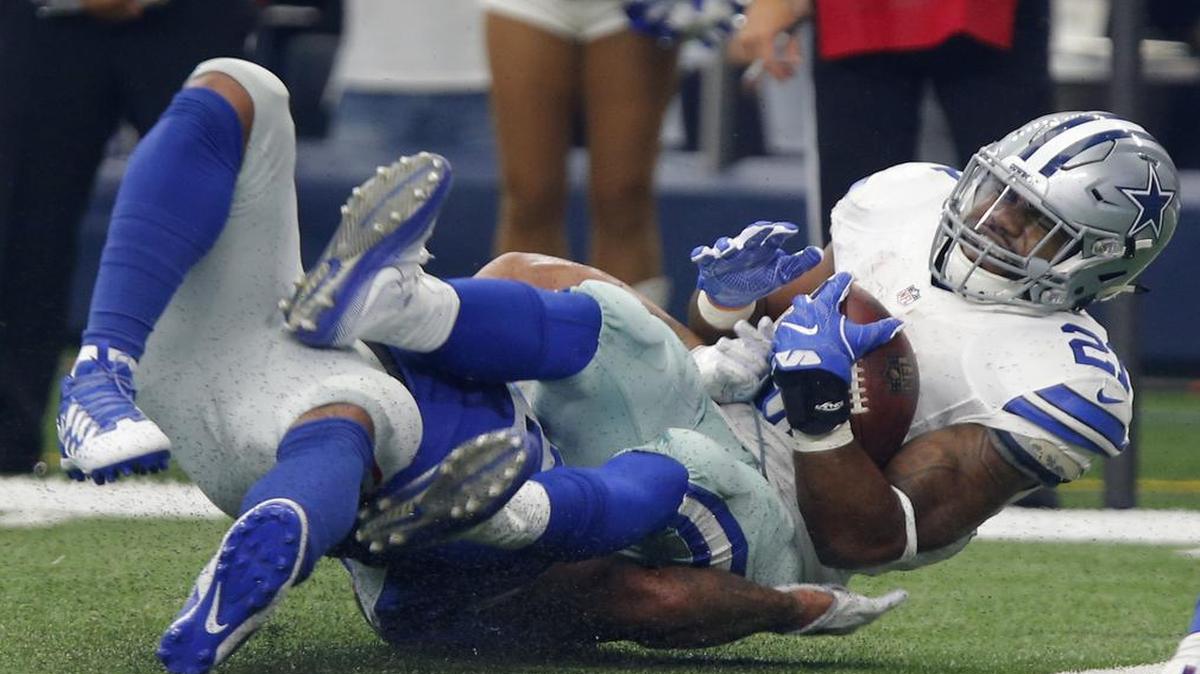 Dallas Cowboys running back Ezekiel Elliott averaged 2.6 yards per carry against the New York Giants.