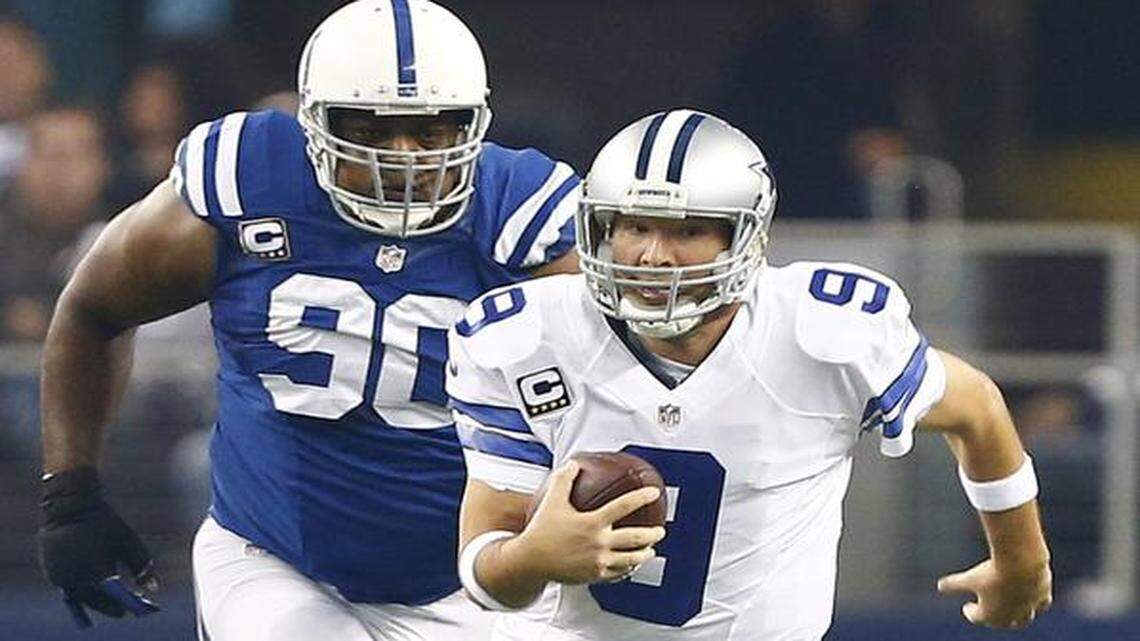 
Cowboys quarterback Tony Romo passed Troy Aikman on Sunday for the franchise record in yards passing.



