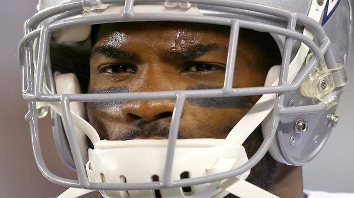 
Dallas Cowboys running back DeMarco Murray, nursing a broken left hand, should be counted on to play Sunday, owner Jerry Jones said Friday. 
