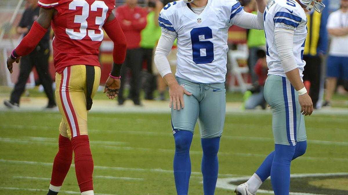 Dan Bailey, right, missed a field goal on Sunday.