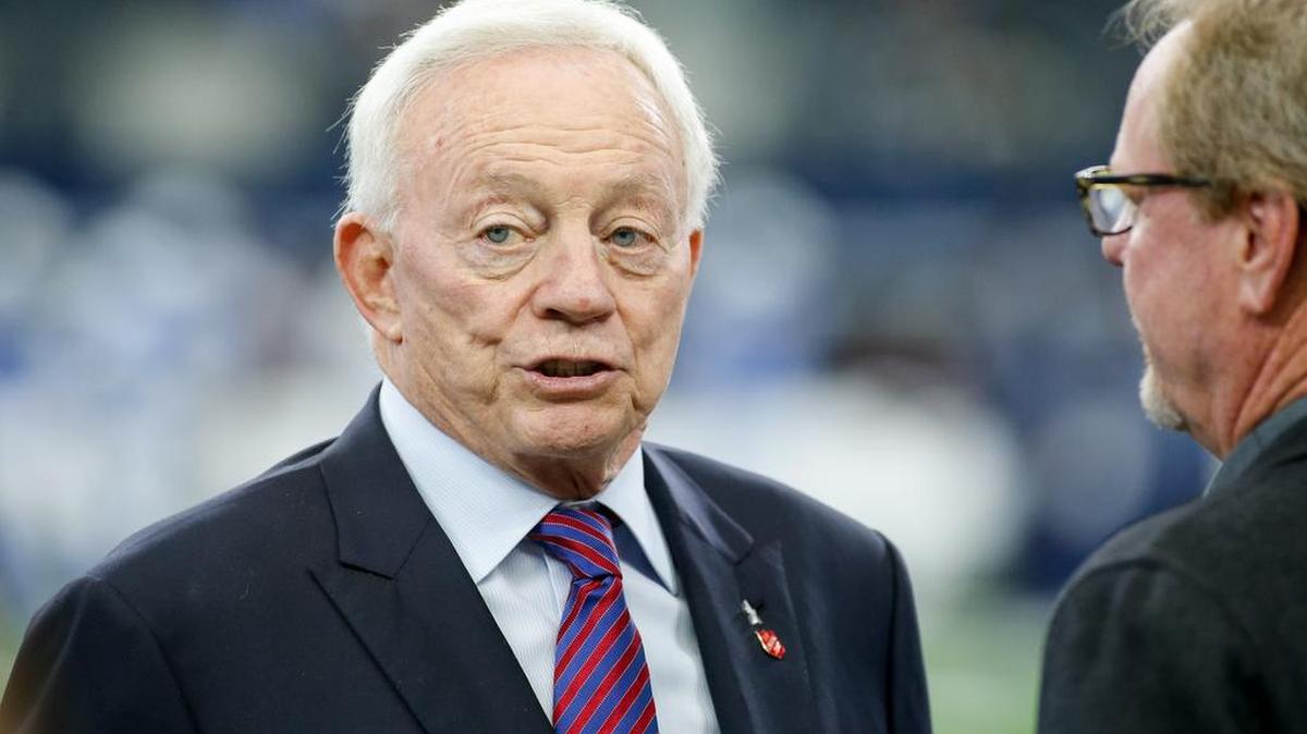 Dallas Cowboys owner Jerry Jones doesn’t think the refs are biased toward his team.