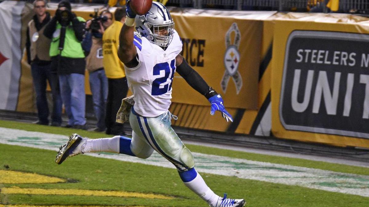 Cowboys running back Ezekiel Elliott (21) earned NFC offensive player of the week honors after his big game Sunday.