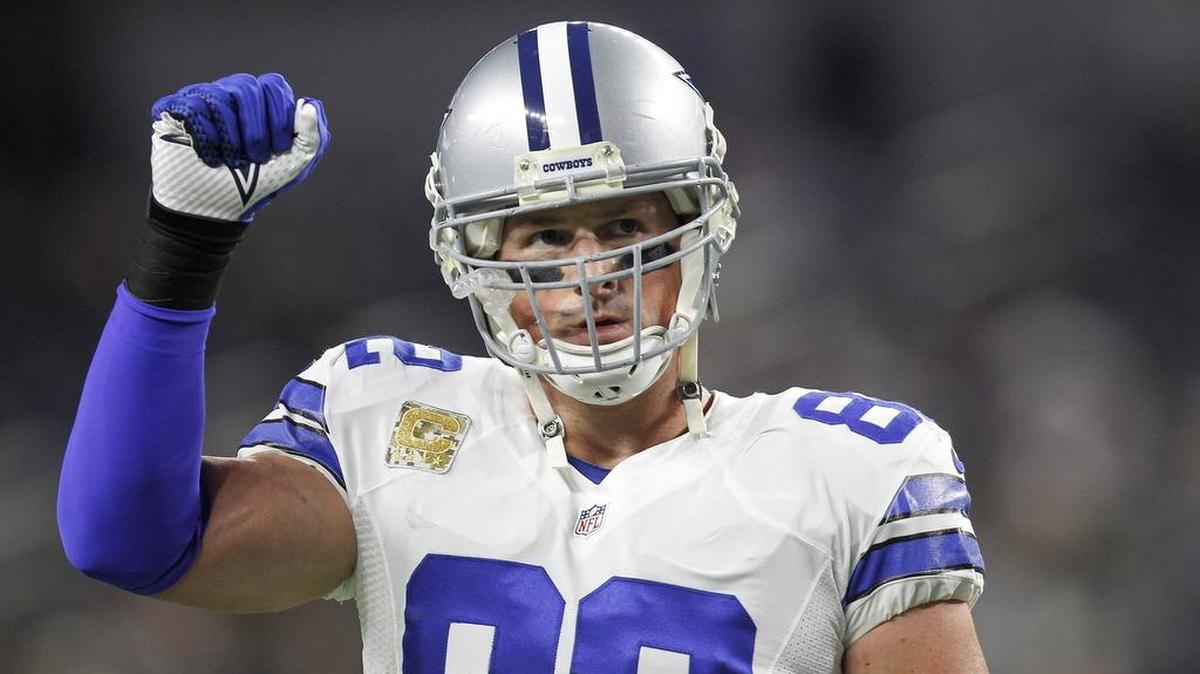 Dallas Cowboys tight end Jason Witten is hosting a football camp in Argyle on Sunday.