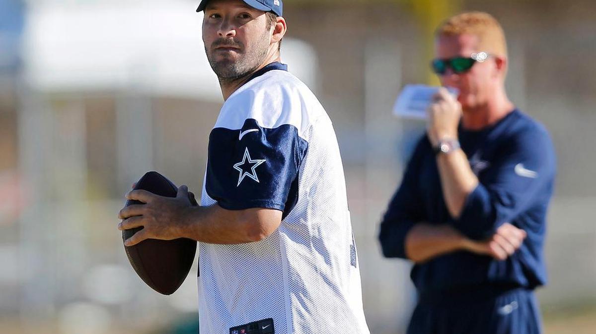 Dallas Cowboys quarterback Tony Romo is among the DFW sports stars donating items to the Dine for Dallas Blue fundraiser.