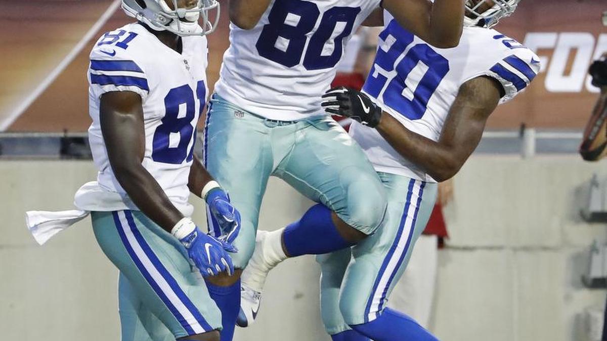 Rico Gathers (80) had a unique TD celebration on Thursday night.