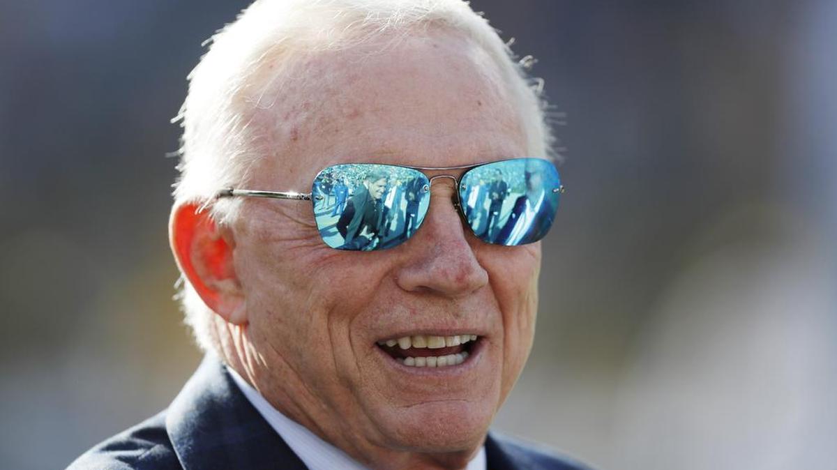 Cowboys owner Jerry Jones always can laugh at himself, which he did after Mannequin Challenge.