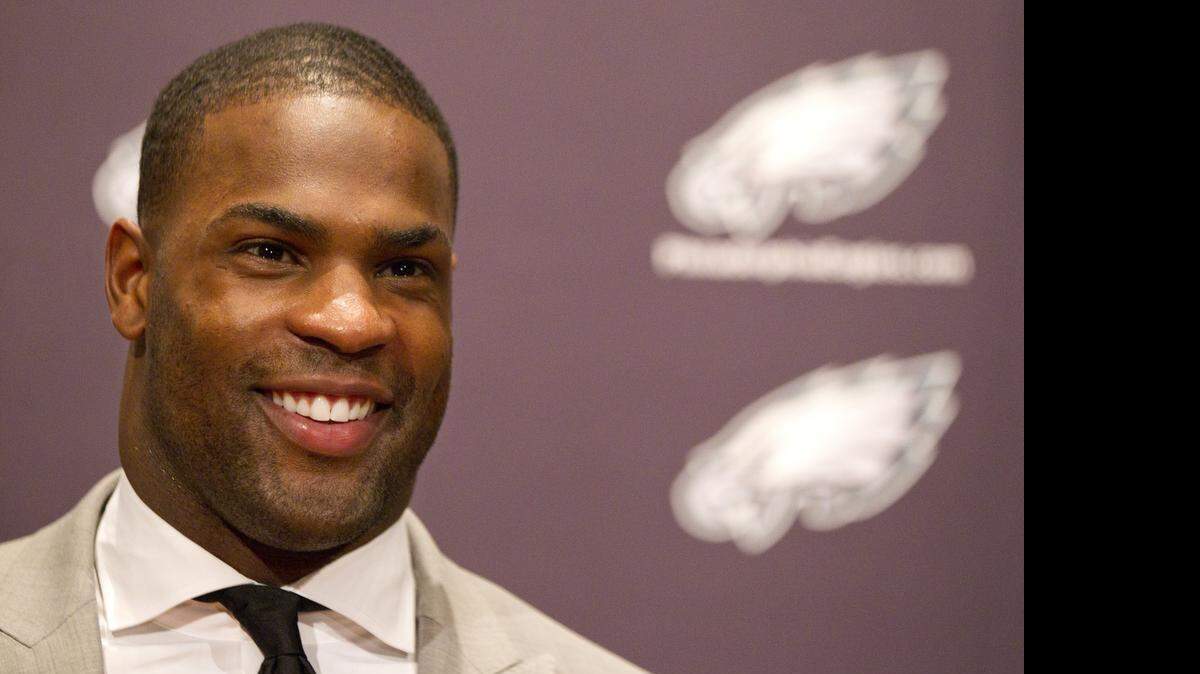 
The Cowboys will see DeMarco Murray early on next season, as they visit Philly in Week 2. (AP Photo/Philadelphia Inquirer, Charles Fox)
