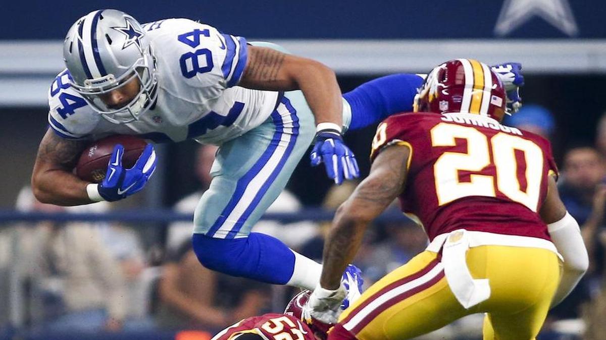 Tight end James Hanna (84) re-signed with the Cowboys on Friday, agreeing to a three-year, $8.25 million deal.