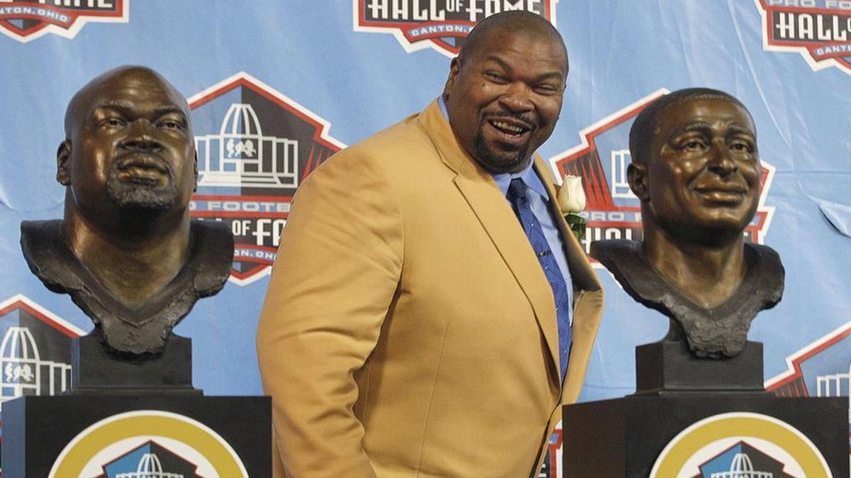 Former Dallas Cowboys great Larry Allen will enter the Texas Sports Hall of Fame in February. He’s already a member of the Pro Football Hall of Fame.