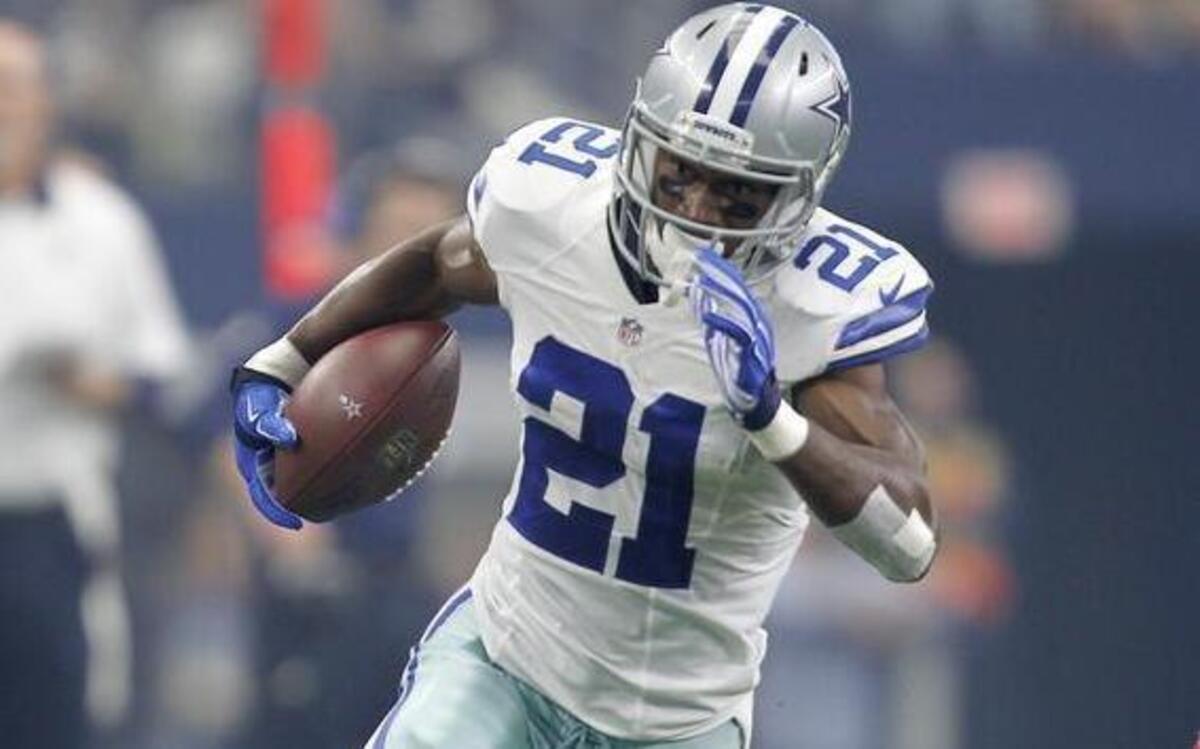 
Dallas Cowboys running back Joseph Randle  breaks free for a 37-yard touchdown run in the first quarter. 
