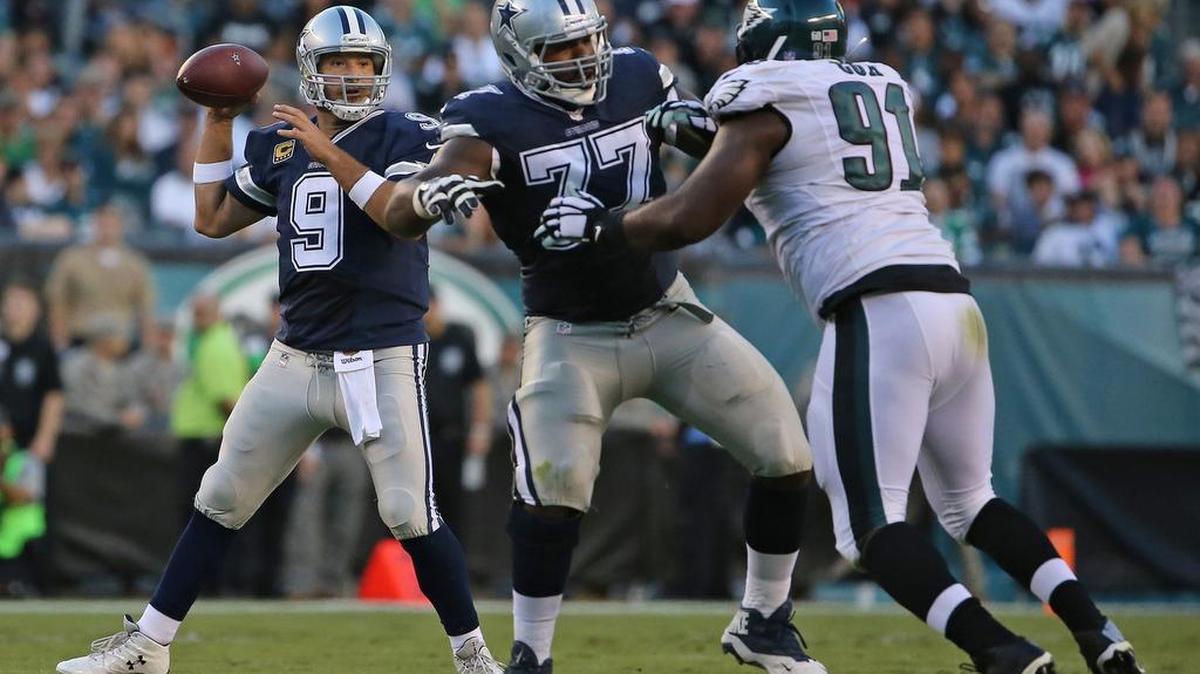 Offensive tackle Tyron Smith (77) agreed to restructure his contract to give the Cowboys more cap space.
