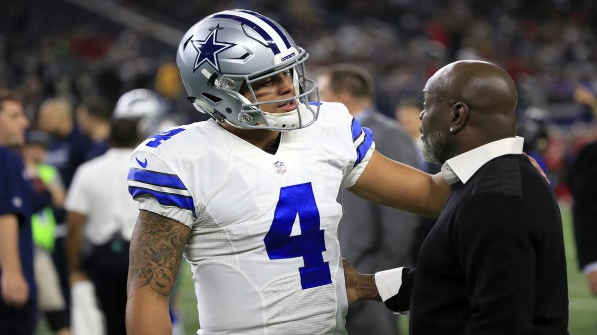 Dallas Cowboys quarterback Dak Prescott should lower his contract demands for the good of the team, per Hall of Fame running back Emmitt Smith.
