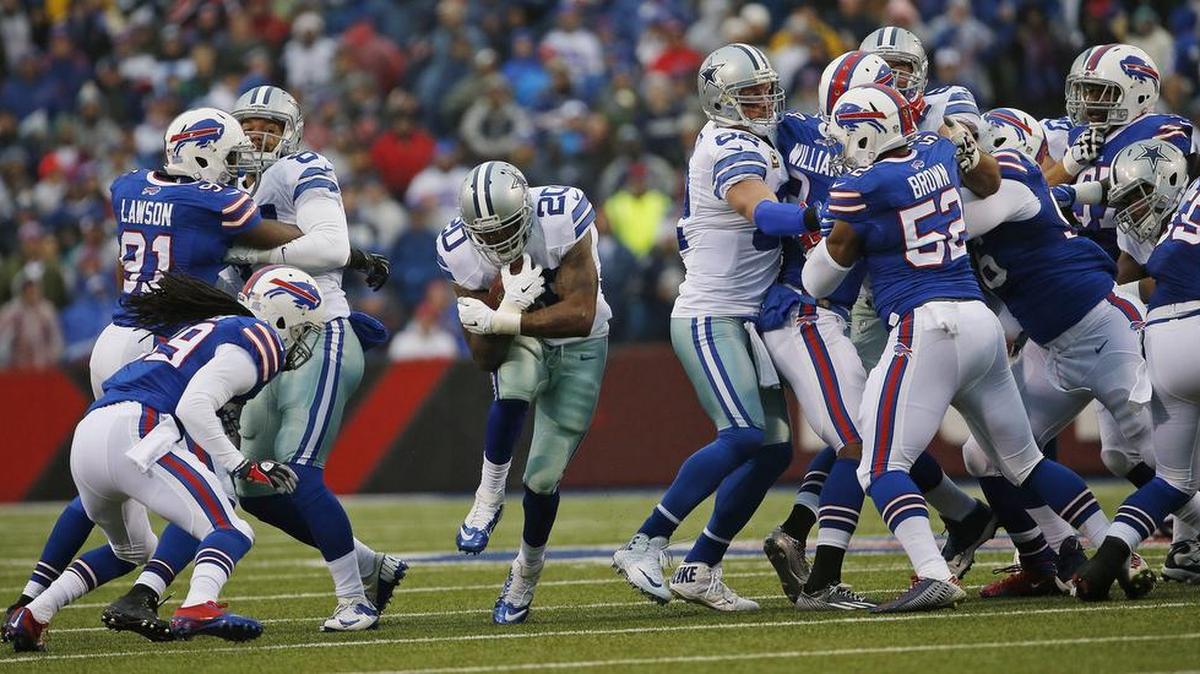 Cowboys running back Darren McFadden needs 3 yards for his second career 1,000-yard season.