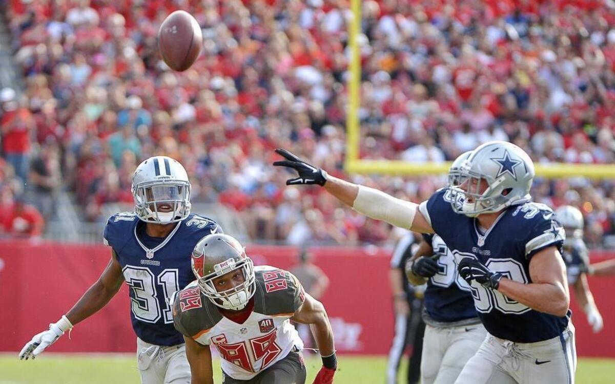 Free agent backup safety and special teams player Jeff Heath, right, re-signed with the Dallas Cowboys. He received a four-year deal.