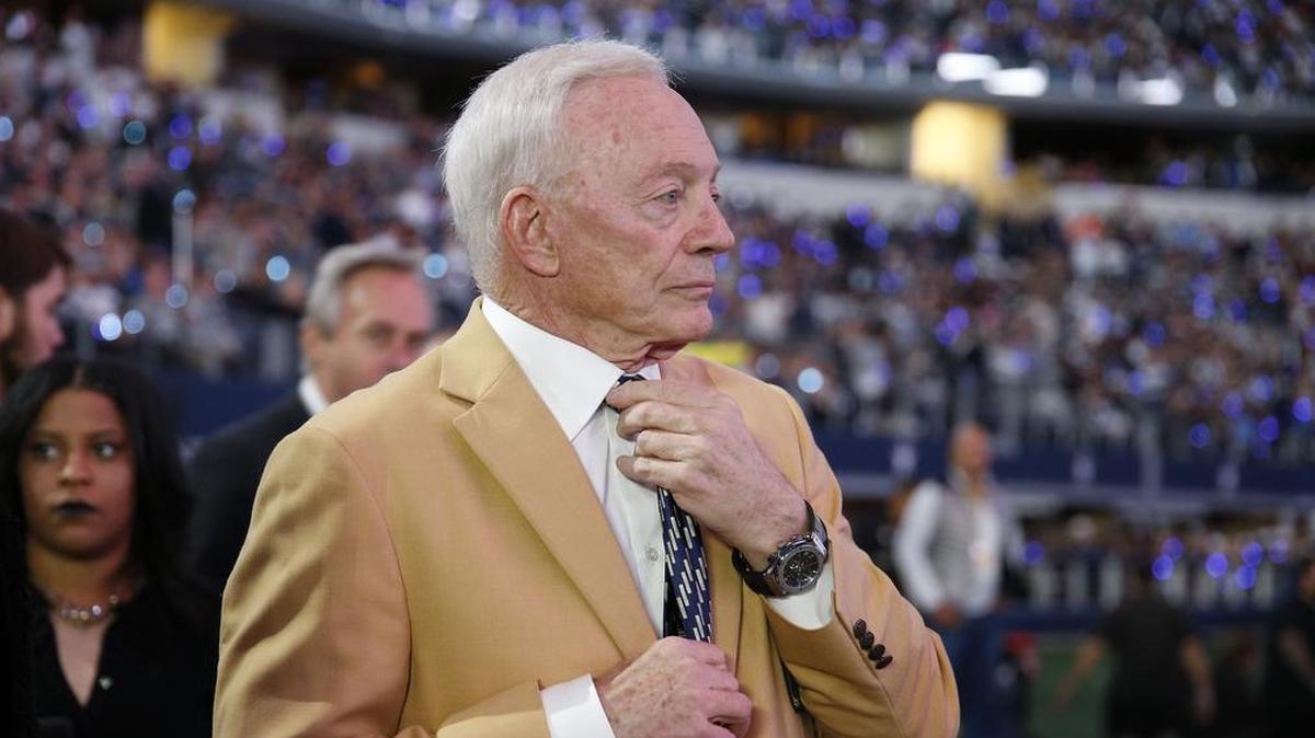 Jerry Jones has been trying to delay an extension for NFL commissioner Roger Goodell.
