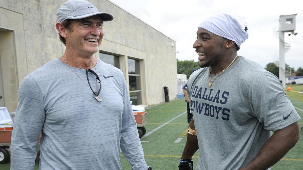 
Baylor head coach Art Briles visited with former Bears running back Lache Seastrunk Tuesday at Valley Ranch. Seastrunk joined the Dallas Cowboys earlier this month.
