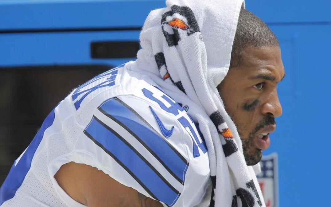 Dallas Cowboys cornerback Orlando Scandrick has strained both of his hamstrings.