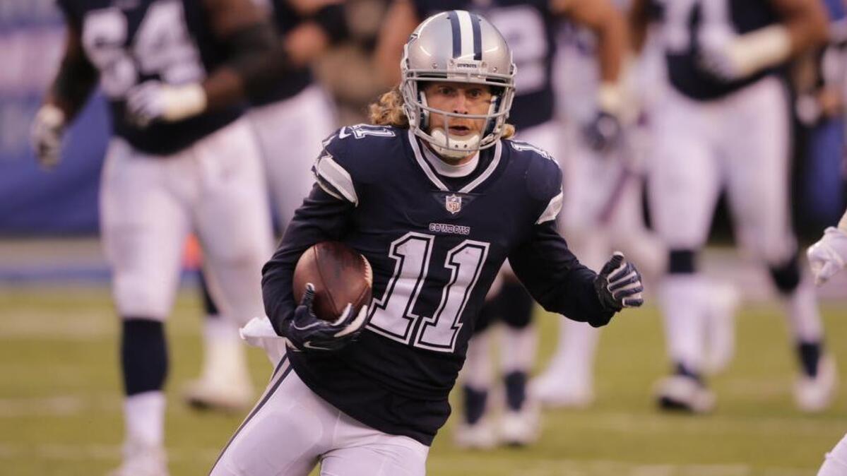 Dallas Cowboys wide receiver Cole Beasley had a game-changing catch and run in the fourth quarter against the New York Giants.