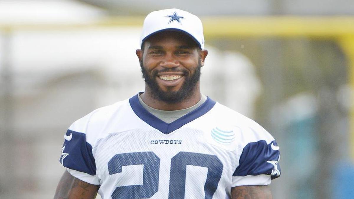 Dallas Cowboys running back Darren McFadden reached the 1,000-yard rushing mark in the first quarter of Sunday’s game against Washington at AT&T Stadium.