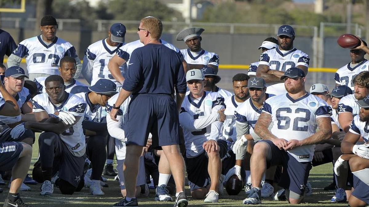 Jason Garrett had the Dallas Cowboys full attention during training camp in Oxnard, Calif.