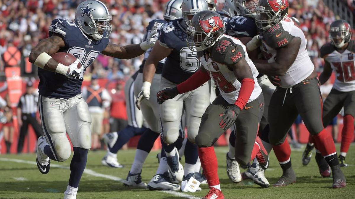 Cowboys running back Darren McFadden (20) was added to the injury report Thursday with a groin.