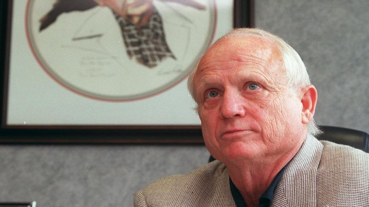 Former Dallas Cowboys scouting director Larry Lacewell suffered a severe stroke over the weekend.