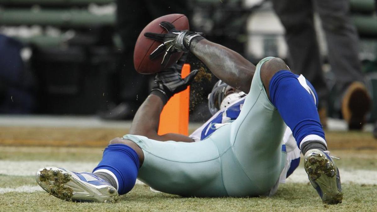Cowboys wide receiver Dez Bryant (88) had his 41-yard catch overturned in a divisional playoff game at Lambeau Field.