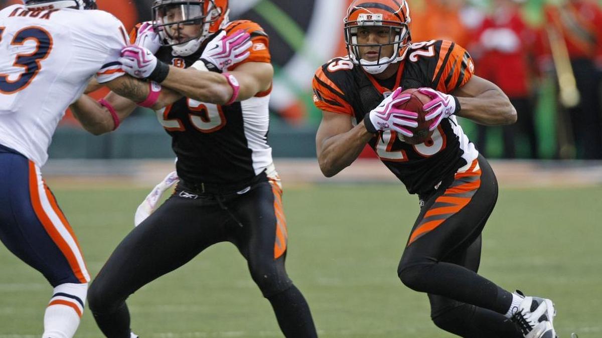Cincinnati Bengals free agent cornerback Leon Hall, right, will visit the Dallas Cowboys Wednesday.