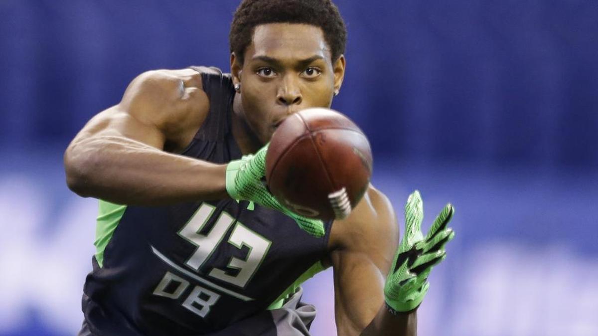 The Cowboys opted for Ezekiel Elliott instead of Jalen Ramsey.