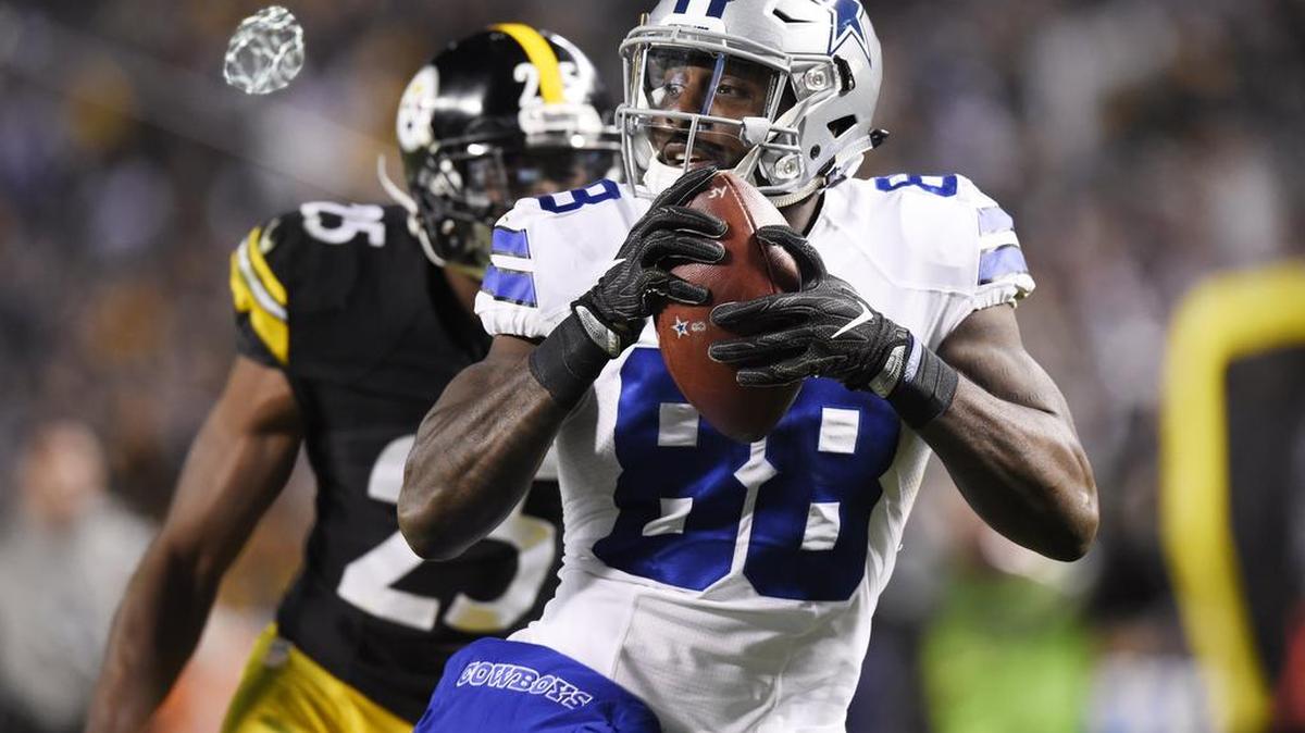 Cowboys receiver Dez Bryant (88) earned a game ball after his team’s victory over the Steelers.