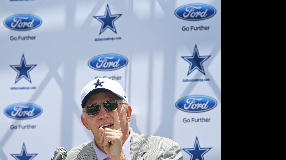 
Jerry Jones endorses Roger Goodell in the Deflategate controversy. Star-Telegram/Paul Moseley
