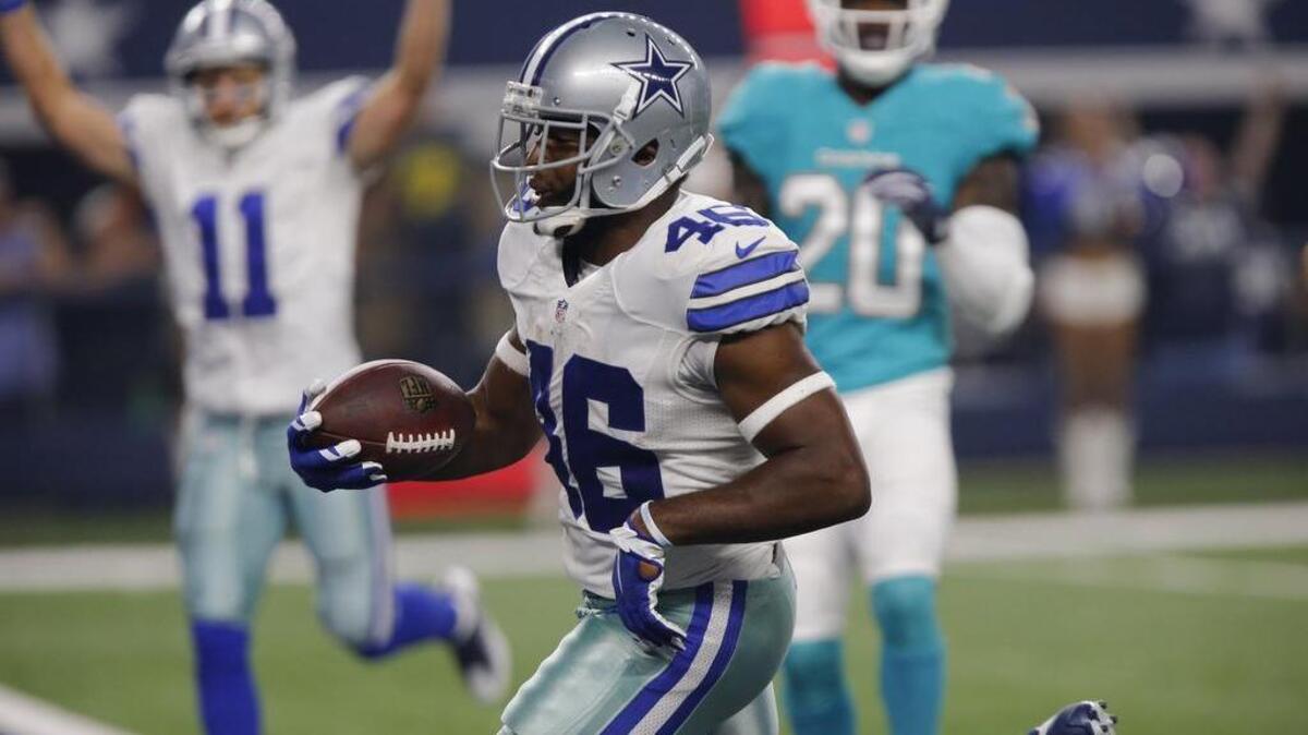 Dallas Cowboys running back Alfred Morris gained 85 yards and scored a touchdown against Miami Friday night at AT&T Stadium. The Cowboys beat the Dolphins 42-14.