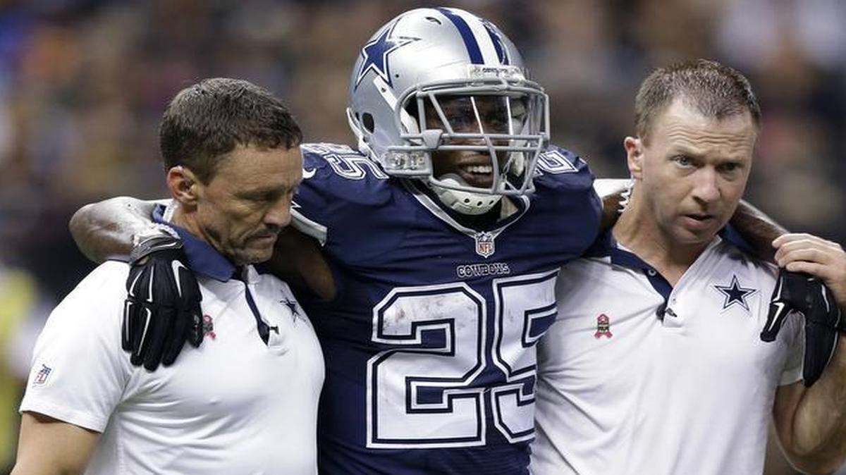Dallas Cowboys running back Lance Dunbar (25) has no timetable for his return after suffering a major injury to his left knee last October.