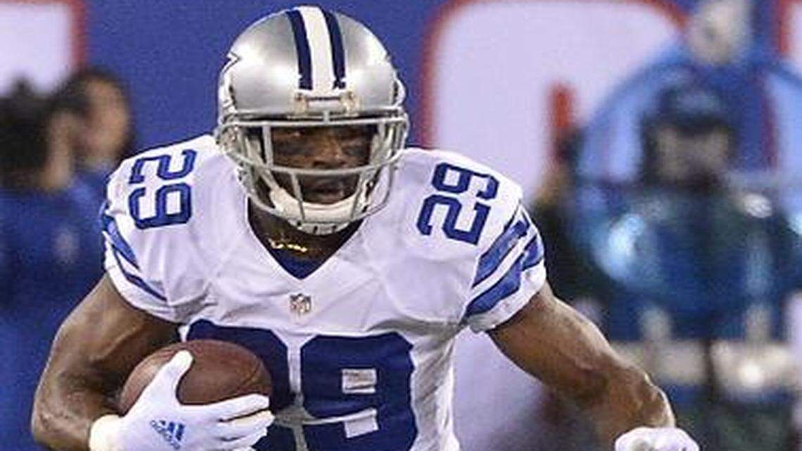 
 Running back DeMarco Murray is averaging only 2.6 yards a carry over his past two games. 
