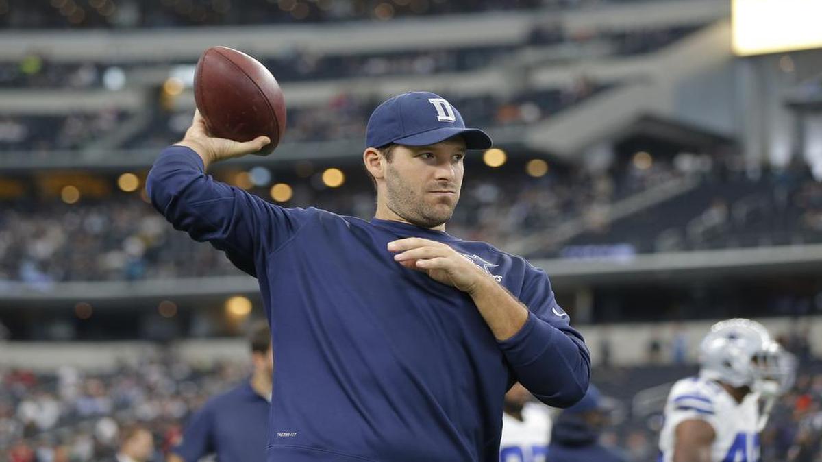 Injured Cowboys quarterback Tony Romo throws before Sunday’s game against the Seahawks. He is eligible to return to practice this week.
