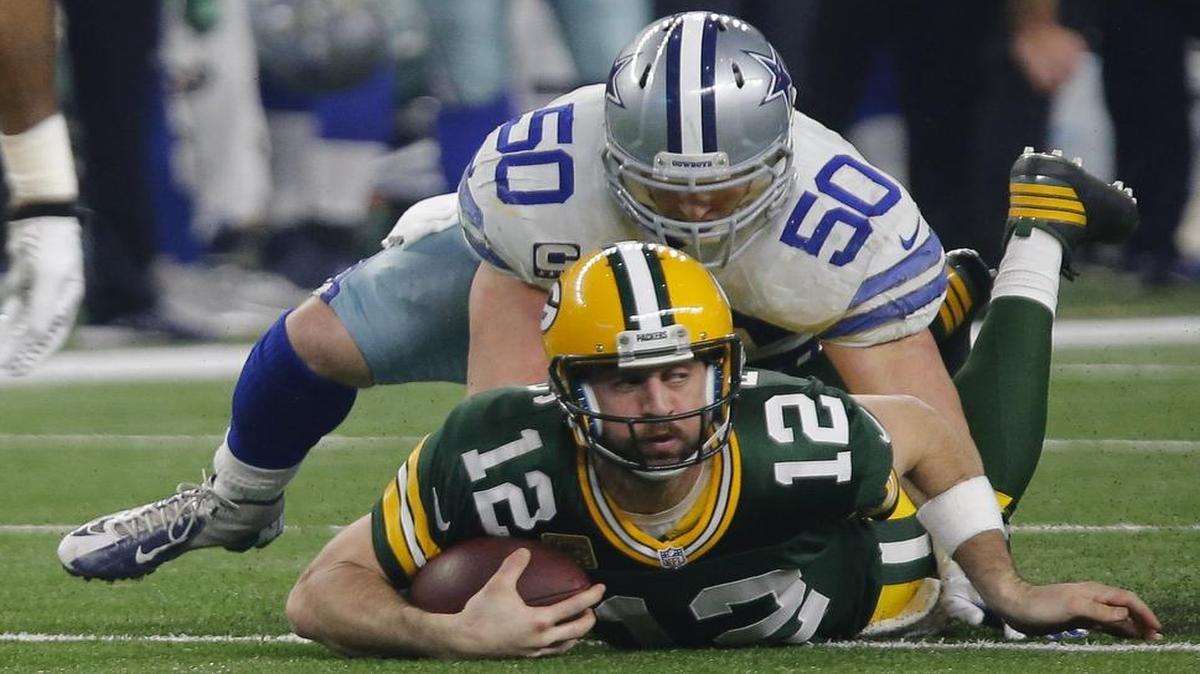 Dallas Cowboys linebacker Sean Lee was added to the Pro Bowl on Tuesday. He was named All-Pro last week.