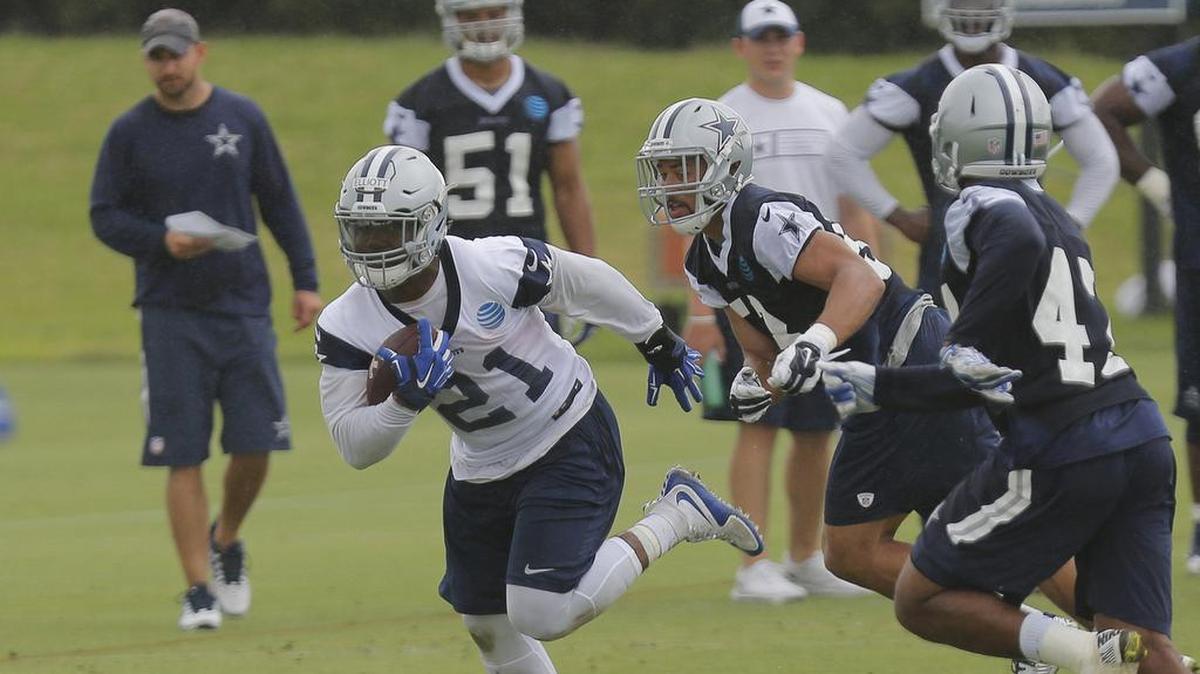 Dallas Cowboys running back Ezekiel Elliott (21) has ascended to the top of the pecking order with the injury to Darren McFadden.
