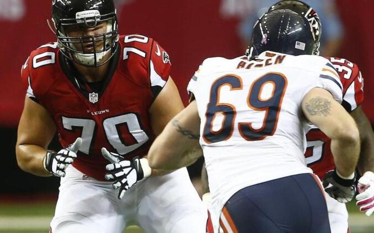 
Former Aggies lineman Jake Matthews, left, helped the Falcons gain 402 yards in Sunday’s vicory over the Giants.
