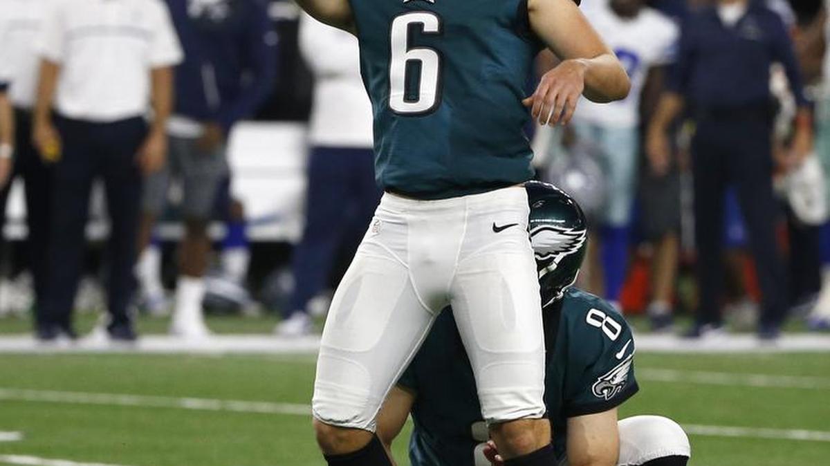 Philadelphia Eagles kicker Caleb Sturgis (6) celebrates kicking a field goal as Dallas Cowboys cornerback Morris Claiborne (24) watches.