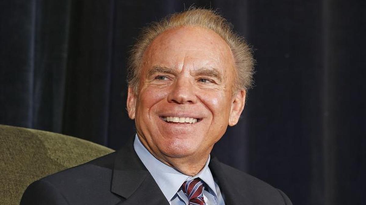 Former Dallas Cowboys quarterback Roger Staubach has been arguably the most successful ex NFL player to enter business. He mentored former Dallas Cowboys safety Darren Woodson, who is following Roger’s path.
