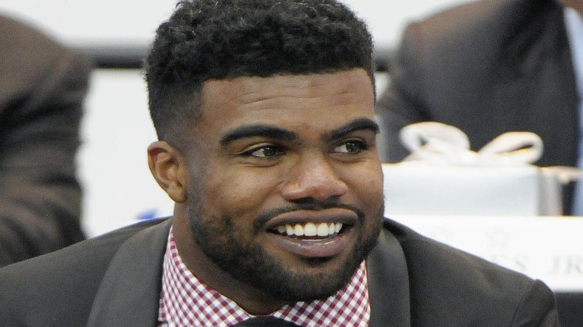Oddsmakers believe Dallas Cowboys rookie running back Ezekiel Elliott has the potential to rush for more than 2,000 yards this season.