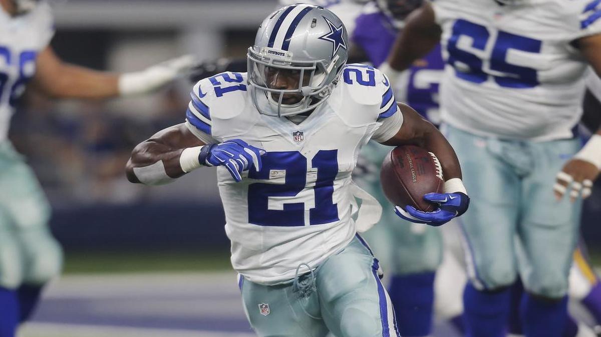 Running back Joseph Randle remains away from the Cowboys as he deals with personal issues.