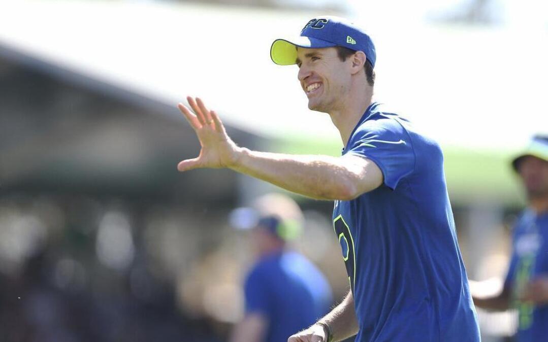 New Orleans Saints quarterback Drew Brees has been spending a lot of time with Dallas rookie quarterback Dak Prescott at the Pro Bowl.