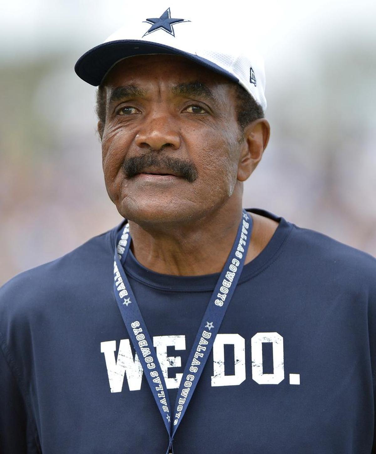 Dallas Cowboys Calvin Hill before the game as the Cowboys and Rams practice at a 2015 Cowboys Training Camp in Oxnard, CA.