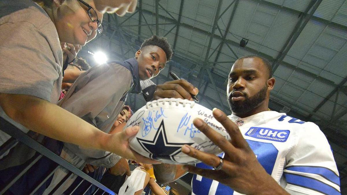 Former Dallas Cowboys running back Darren McFadden retired from the NFL Tuesday.